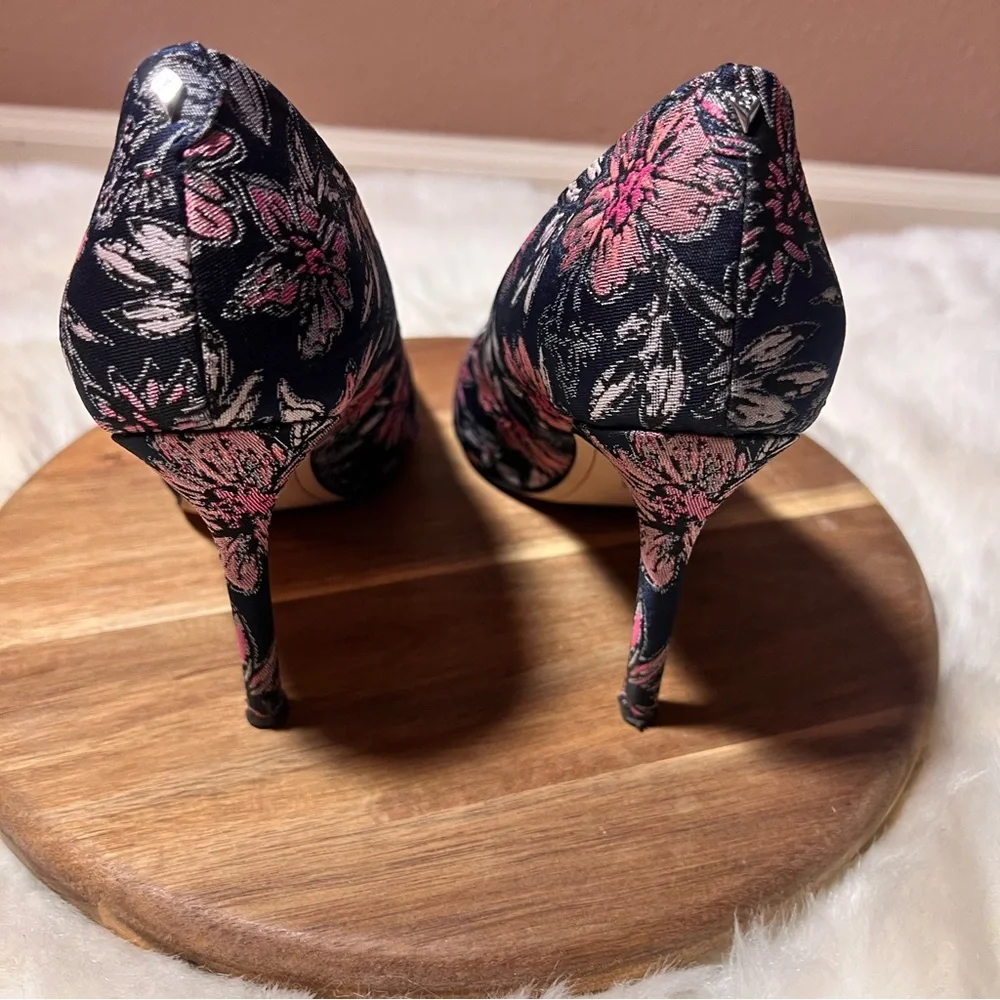 Sam Edelman Navy Blue and Pink Heels with Floral Embroidery Size 8 - Picture 4 of 13
